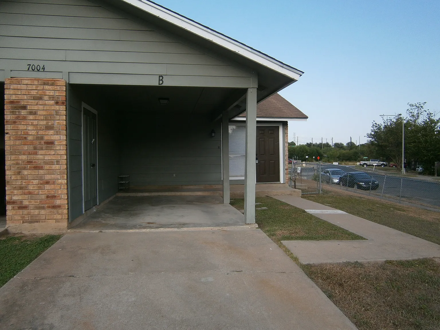 2 bed, 827 sqft, $1,150 — Photo 2