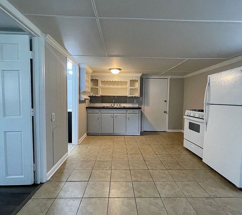1st image of 3318 Goldenrod St APT C