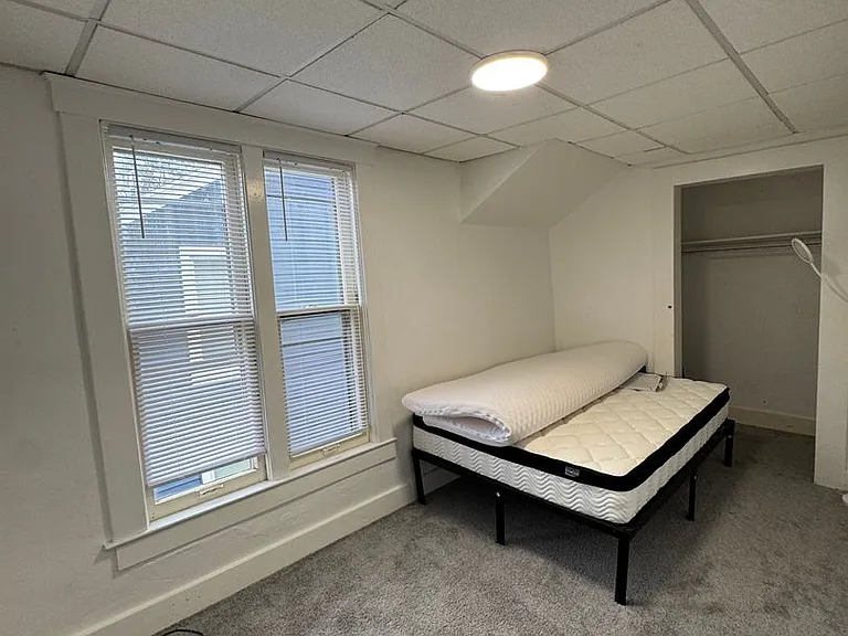 942 Woodlawn Ave — Photo 19