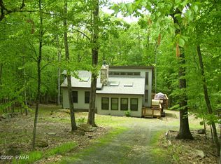131 Pebble Rock Rd, Lackawaxen, PA 18435