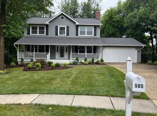 505 Woodshire Ln, Herndon, VA 20170