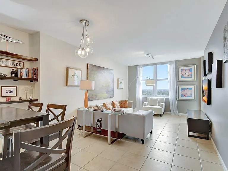 511 SE 5th Ave #2315 — Photo 4