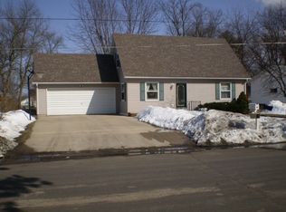 325 Rowe St, Stoughton, WI 53589