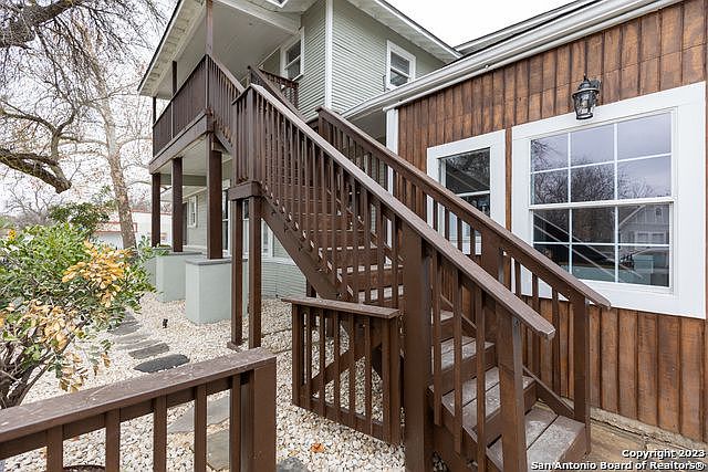 1st image of 1039 Aganier Ave #6