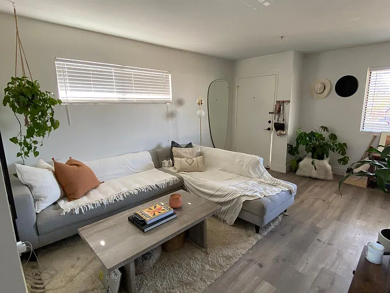 1253 N Vulcan Ave #6 — Photo 6