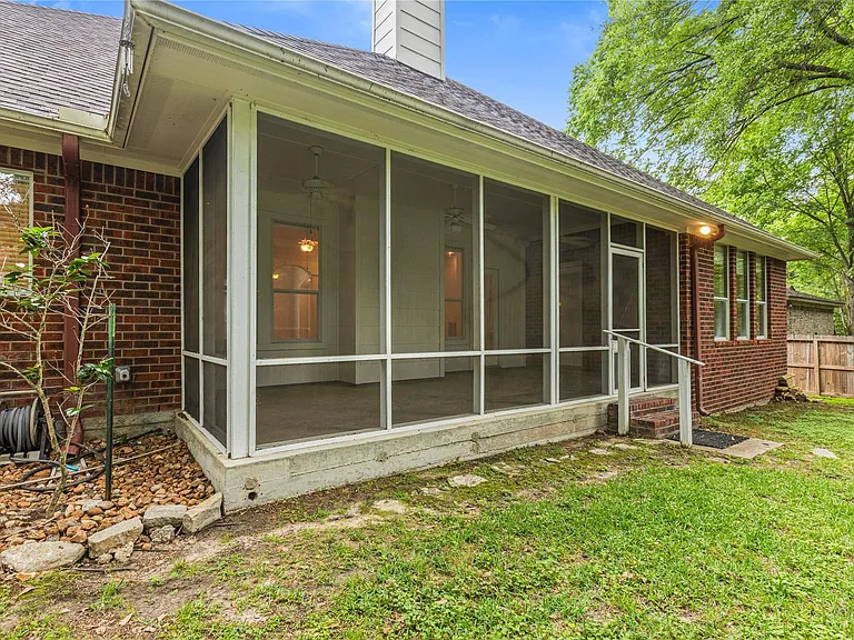 106 Lazy Springs Dr — Photo 45