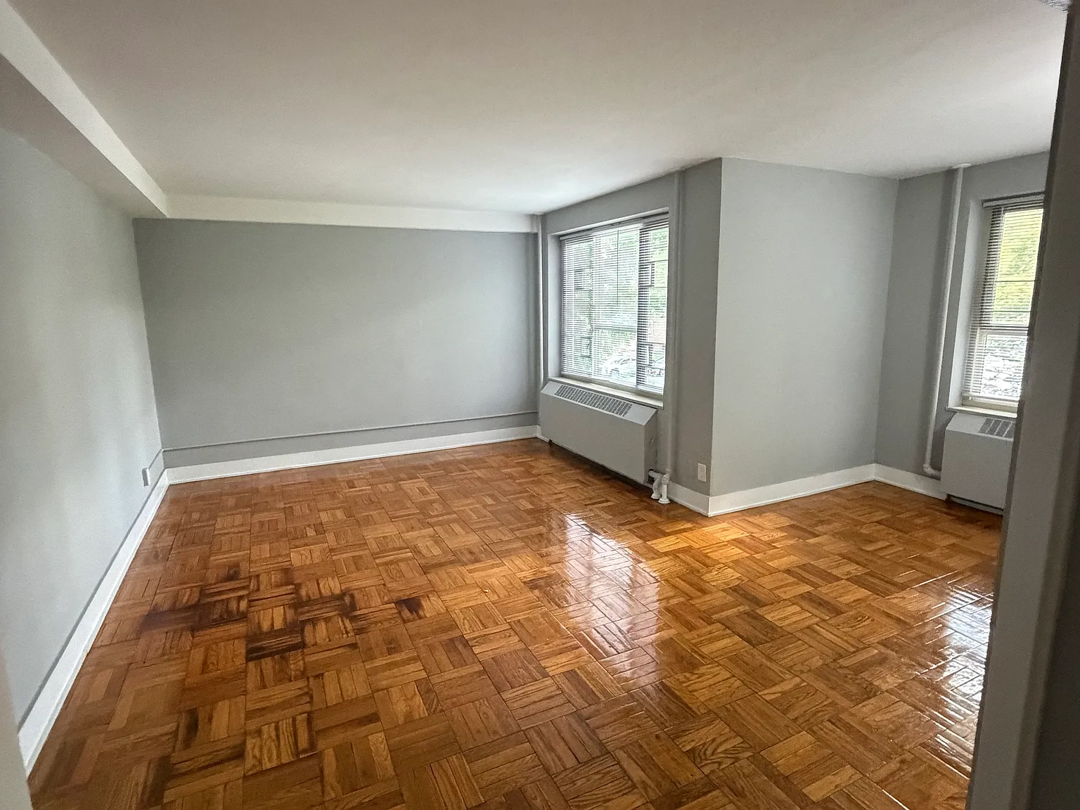 2 bed, 900 sqft, $2,695 — Photo 2