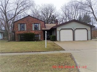 265 Arbor Ln, Bloomingdale, IL 60108