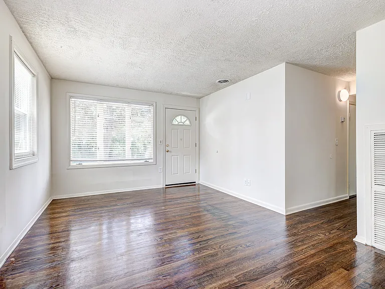 103 Wilgate Rd — Photo 3