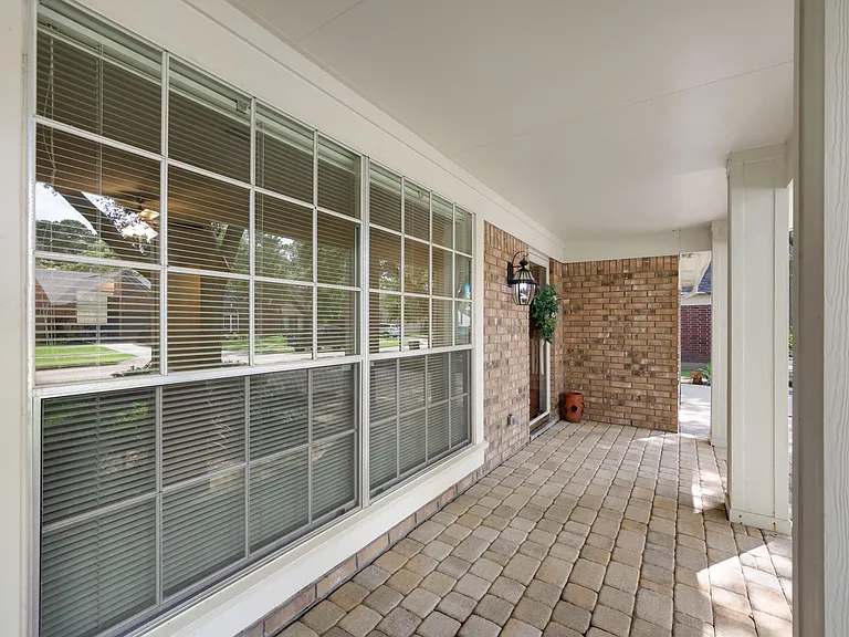 8910 Driftstone Dr — Photo 4