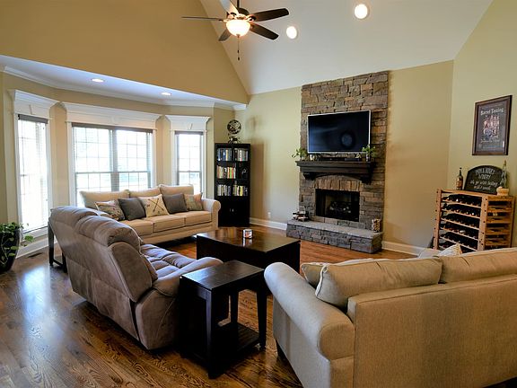 5th image of 3727 Berryhill Dr