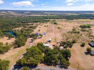 319 Eubanks Rd, Maypearl, TX 76064