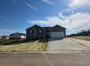 490 Lansing Ln, Bowling Green, KY 42101