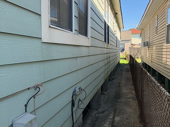 4th image of 1813 N Miro St