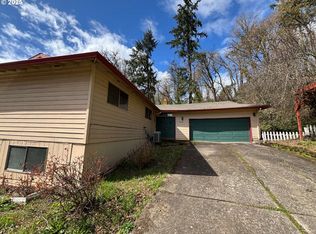 6571 Oakridge Dr, Gladstone, OR 97027