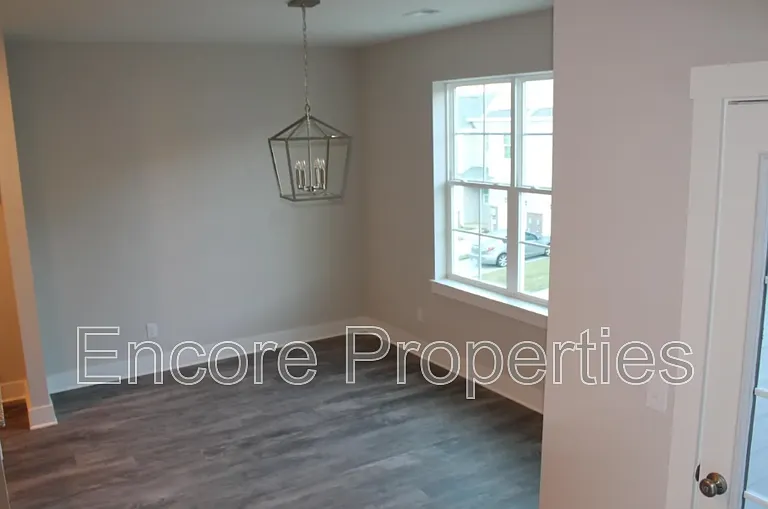 825 S Franklin St — Photo 5