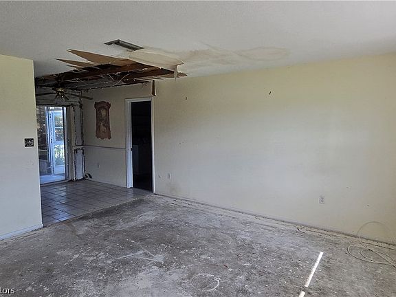 3rd image of 2320 N Torrington Rd