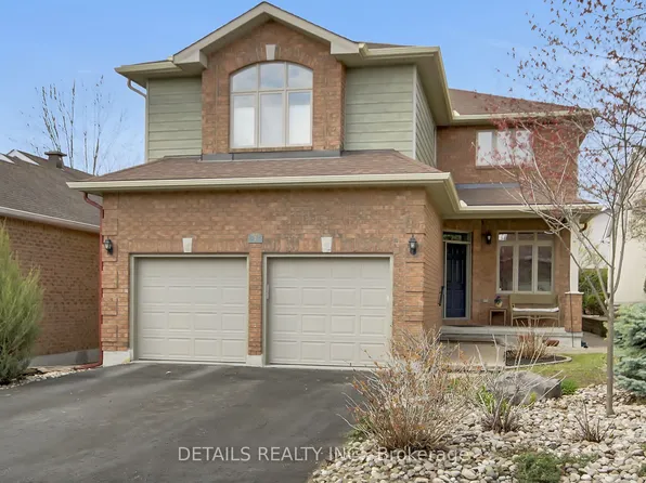 7 Stonecroft Ter, Ottawa, ON K2K 2V1