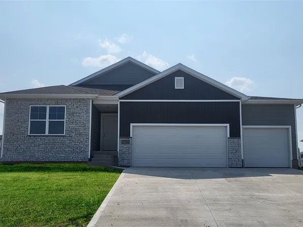1735 Southbridge Dr, Adel, IA 50003