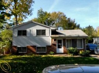 23201 Meadowlark St, Oak Park, MI 48237