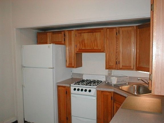 4th image of 150 Regent St