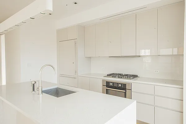 Sold by Rand Realty NY | media 4
