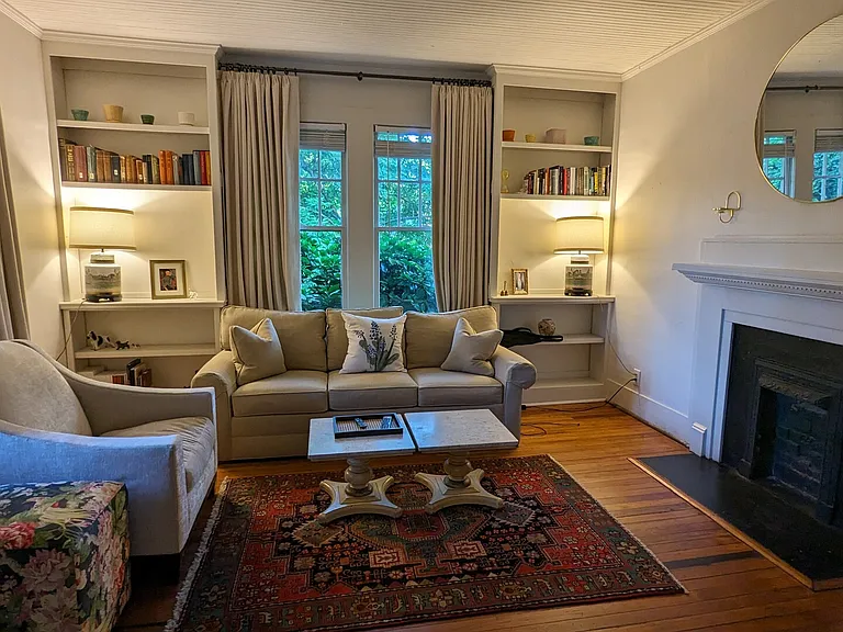 Secession Ave — Photo 3