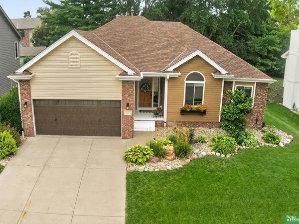 327 N 160th St, Omaha, NE 68118