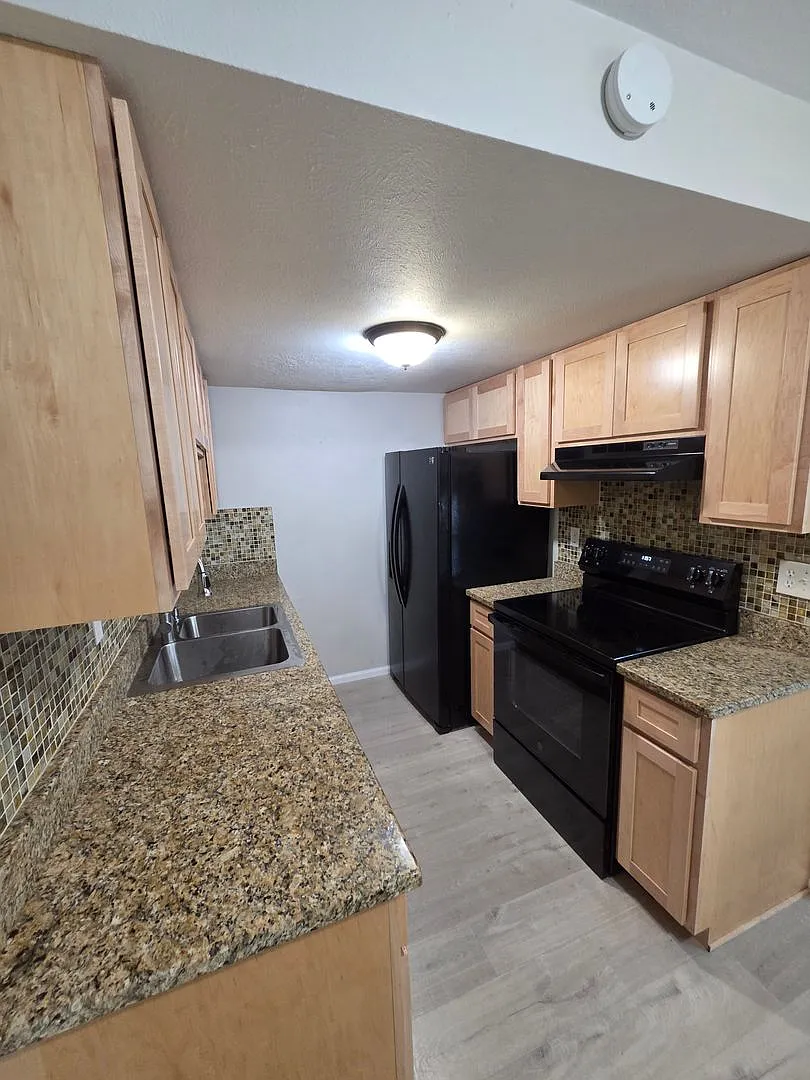 3-Bed 2-Bath Townhome In Central Lafayette. New Paint & New Flooring. Remodelled Bath. Private Deck. — Photo 2