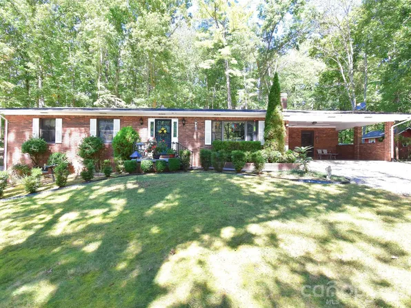 39 Maynard Rd, Candler, NC 28715