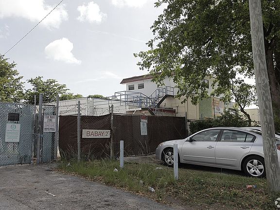 3rd image of 117 NW 14th St
