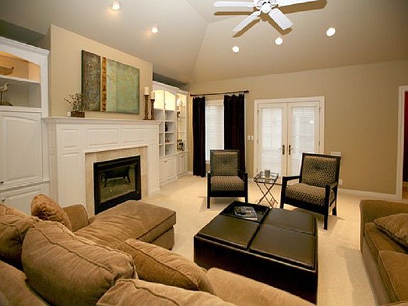 2nd image of 15555 Landings Ave
