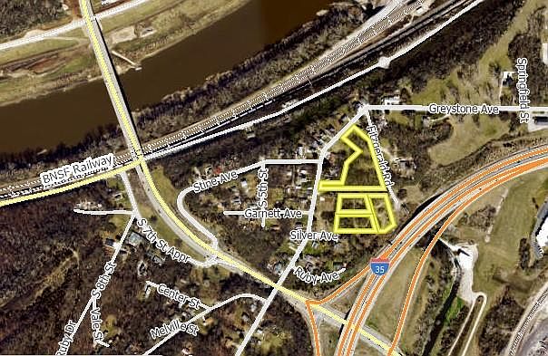 2nd image of 417 Shawnee Rd