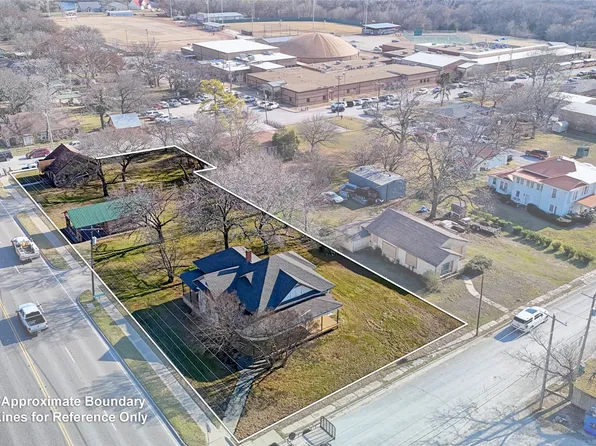 400 S Broad St, Saint Jo, TX 76265