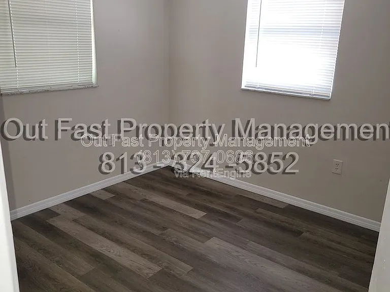 8400 Sunnydale Dr — Photo 11