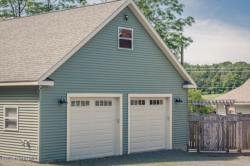 3rd image of 370 Sacandaga Road