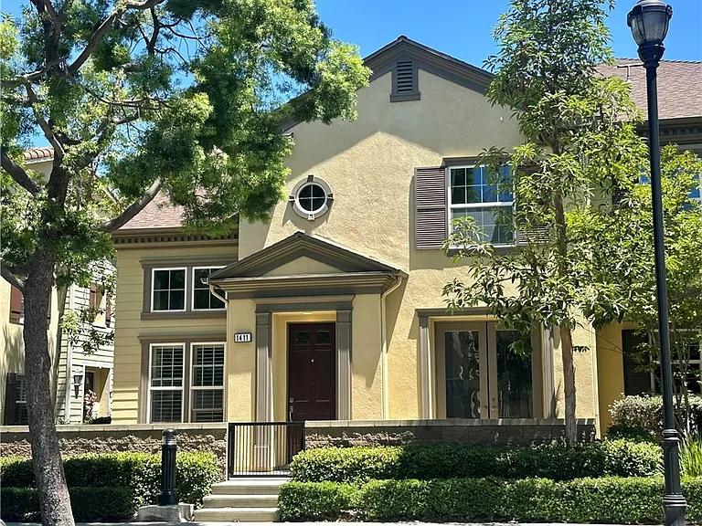 1411 Montgomery St — Photo 1