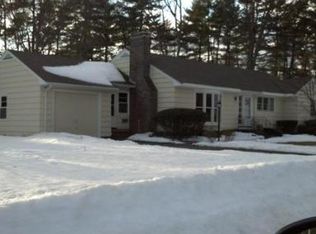 32 Woodlawn Ave, Chelmsford, MA 01824