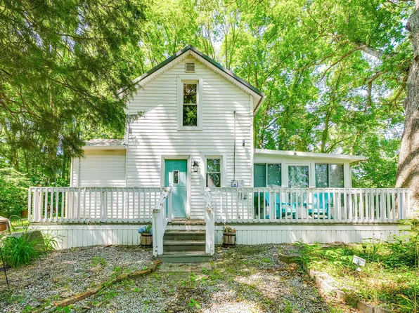 10088 N Tudor Rd, Berrien Springs, MI 49103