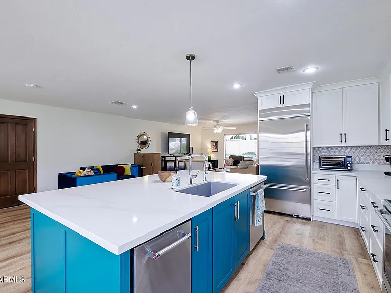 1708 E Montebello Ave — Photo 8