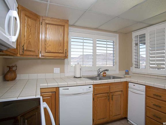 2nd image of 1845 W Canyon Dr #208