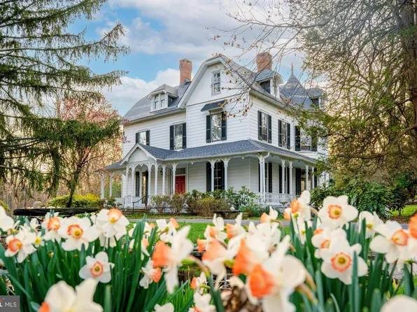 1900 Dixon Rd, Baltimore, MD 21209