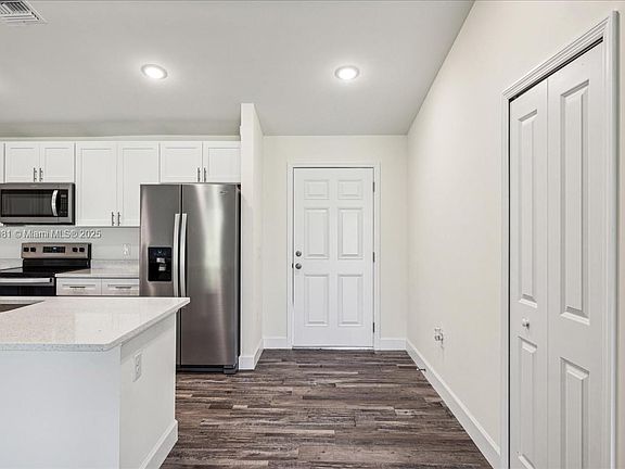 3rd image of 1722 NW 2nd Pl