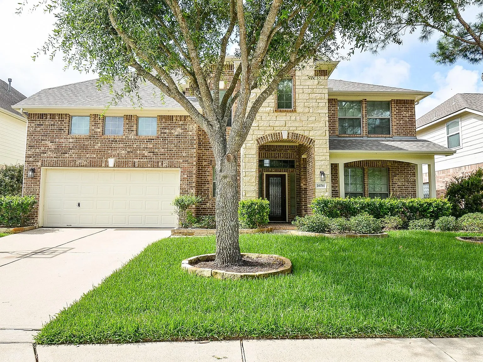 4 bed, 3.5 bath, 3290 sqft, $3,750 — Photo 2