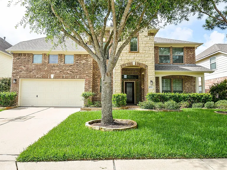 26711 Eagle Park Ln — Photo 2
