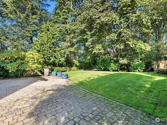 2nd image of 1915 88th Avenue W
