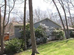 15 Overlook Dr, Waterford, CT 06385