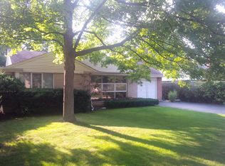 1120 Oxford Rd, Deerfield, IL 60015