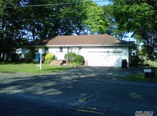 1205 Saxon Ave, Bay Shore, NY 11706