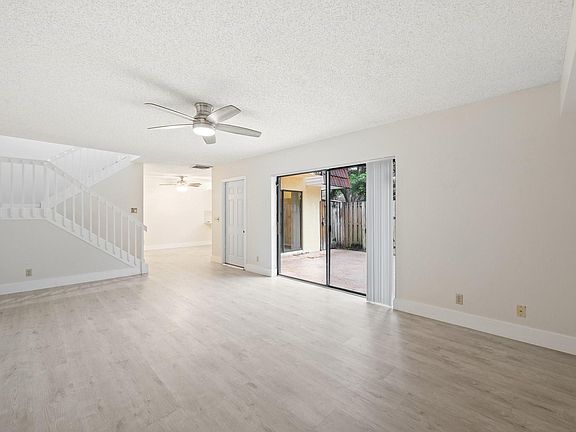 5th image of 703 NW 98th Cir #703